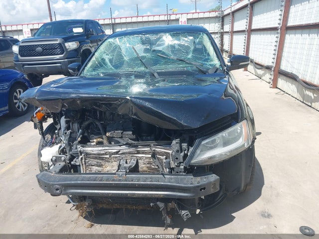 3VWD67AJ1GM321193 Volkswagen 2016