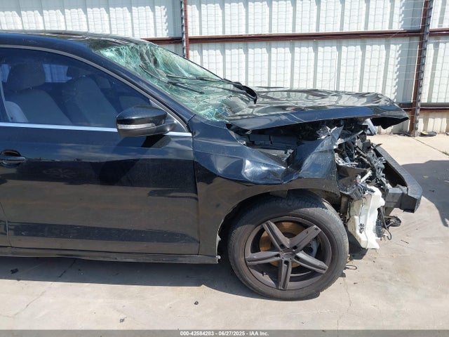 3VWD67AJ1GM321193 Volkswagen 2016