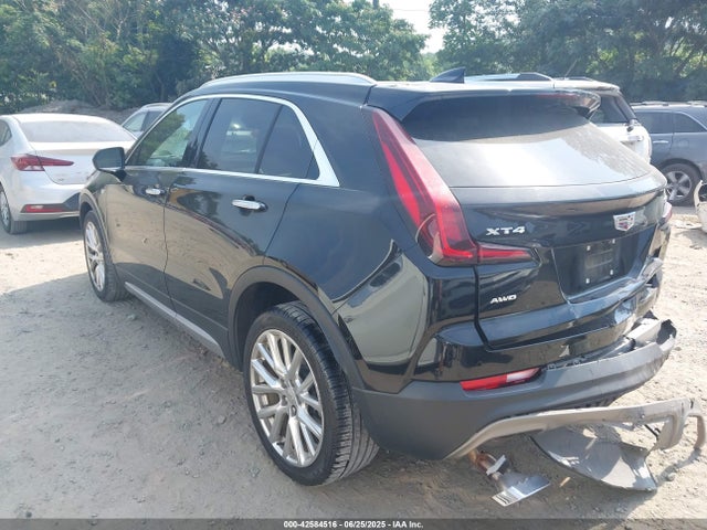 2019 CADILLAC XT4 1GYFZDR44KF156789 Photo 2