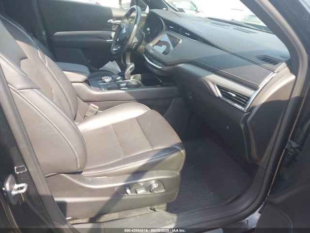 2019 CADILLAC XT4 1GYFZDR44KF156789 Photo 4