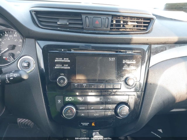 JN1BJ1CP2HW033534 Nissan 2017