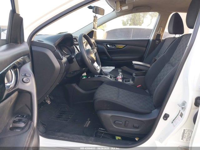 JN1BJ1CP2HW033534 Nissan 2017
