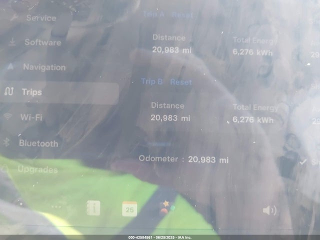 Tesla Model Y 2025 7SAYGDEE1SF303533 Image 7
