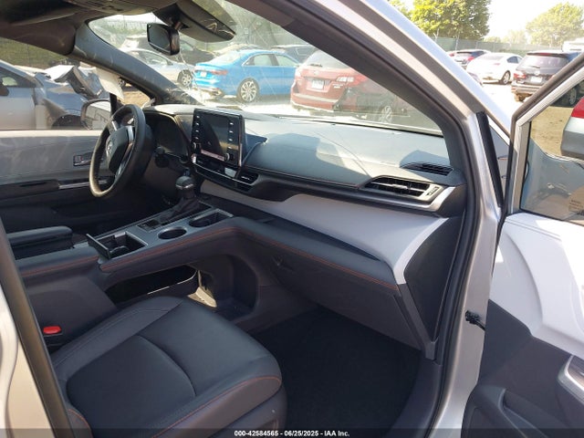 5TDXSKFC8RS127174 Toyota a25a-fxs