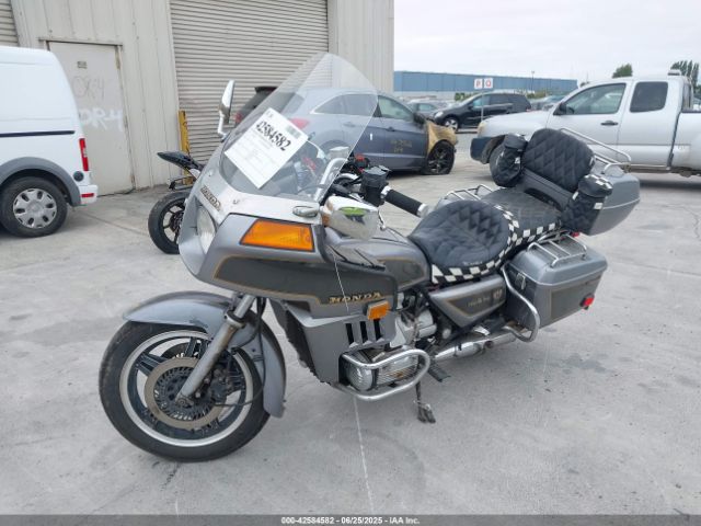 1982 HONDA GL1100 1HFSC0221CA228947 Photo 1