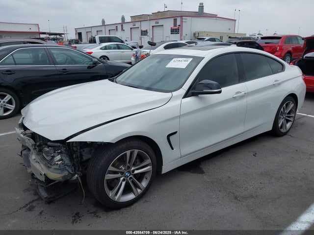 BMW 2019 2019 WBA4J5C50KBM65028 Image 2