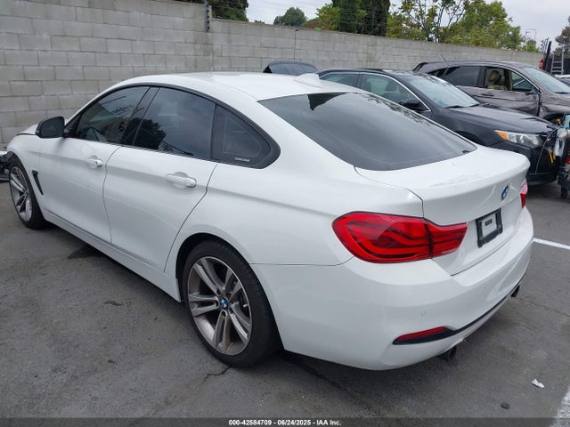 BMW 2019 2019 WBA4J5C50KBM65028 Image 3