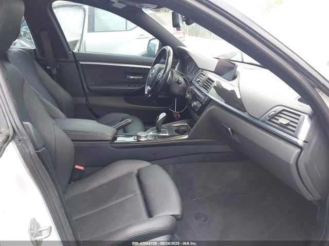 BMW 2019 2019 WBA4J5C50KBM65028 Image 5