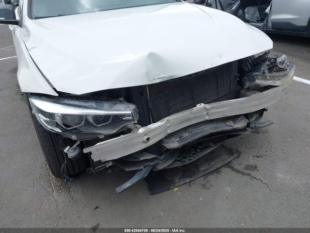BMW 2019 2019 WBA4J5C50KBM65028 Image 6