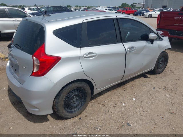 Nissan VERSA NOTE 2018 3N1CE2CPXJL363805 Image 4