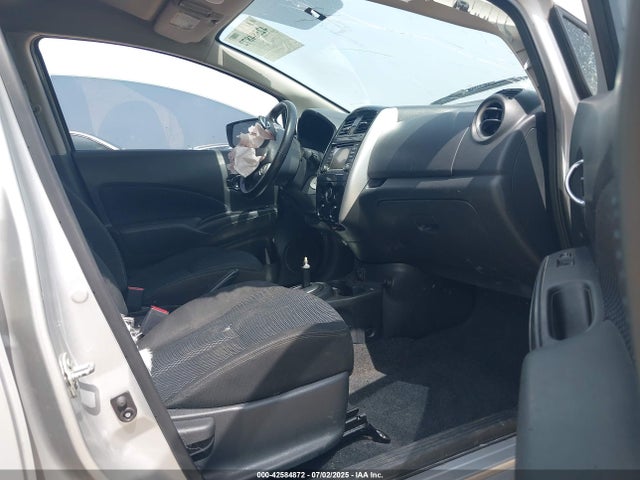 Nissan VERSA NOTE 2018 3N1CE2CPXJL363805 Image 5