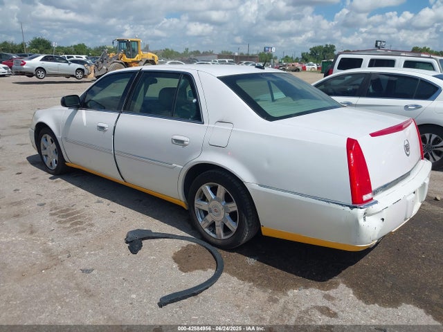 2007 CADILLAC DTS 1G6KD57YX7U178039 Photo 2