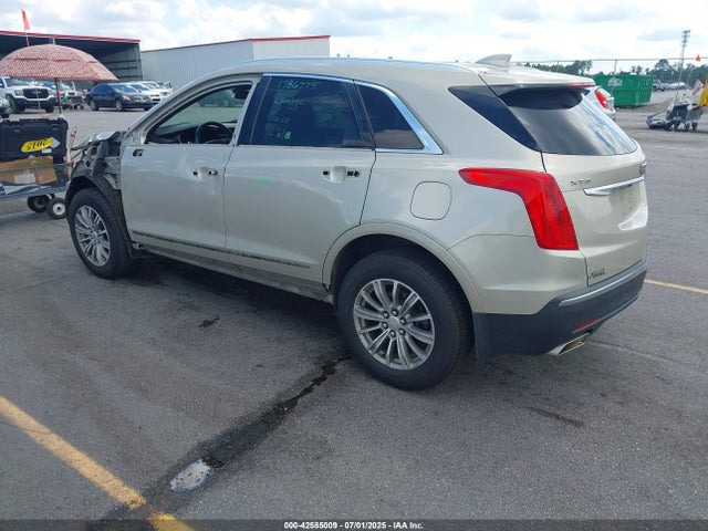 2017 CADILLAC XT5 1GYKNBRS5HZ171953 Photo 2
