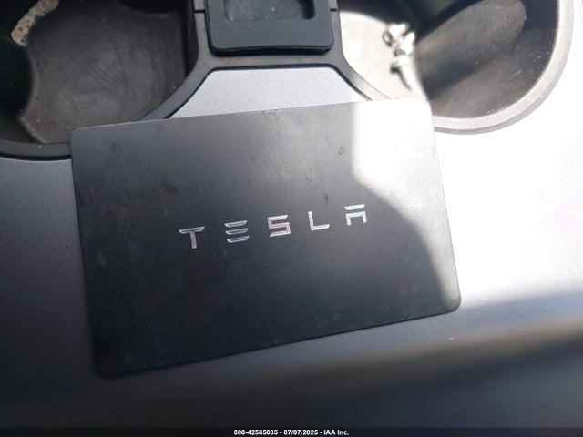Tesla Model Y 2024 7SAYGDEE5RA222252 Image 11