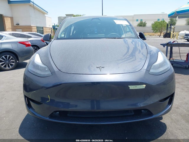 Tesla Model Y 2024 7SAYGDEE5RA222252 Image 13