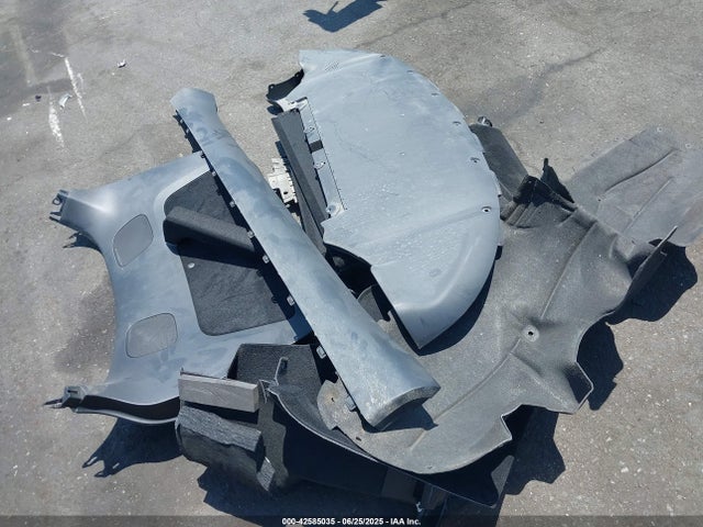 Tesla Model Y 2024 7SAYGDEE5RA222252 Image 12