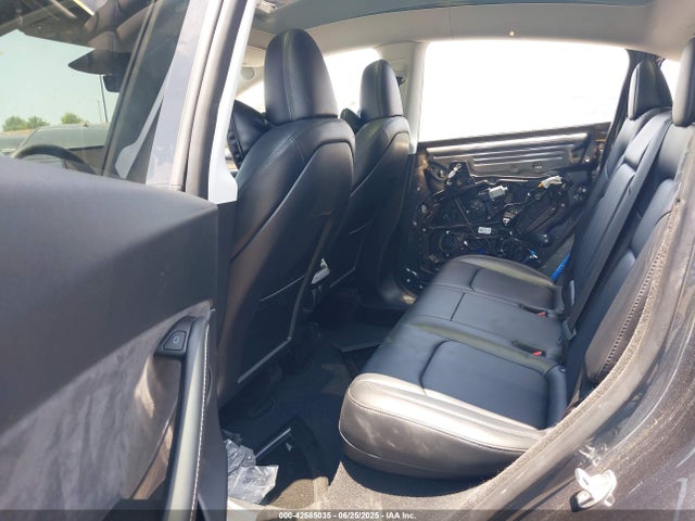 Tesla Model Y 2024 7SAYGDEE5RA222252 Image 8