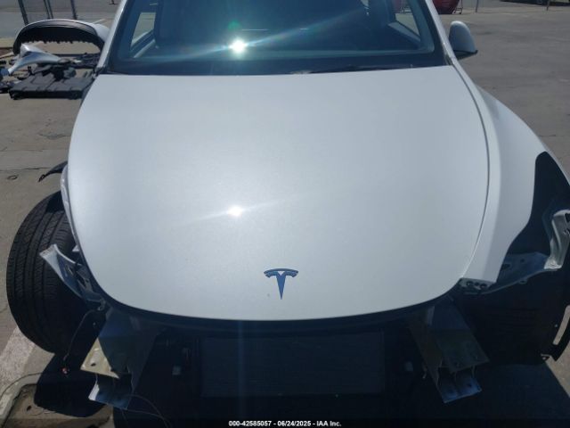 2024 TESLA MODEL Y 7SAYGAEE3RF157600 Photo 9