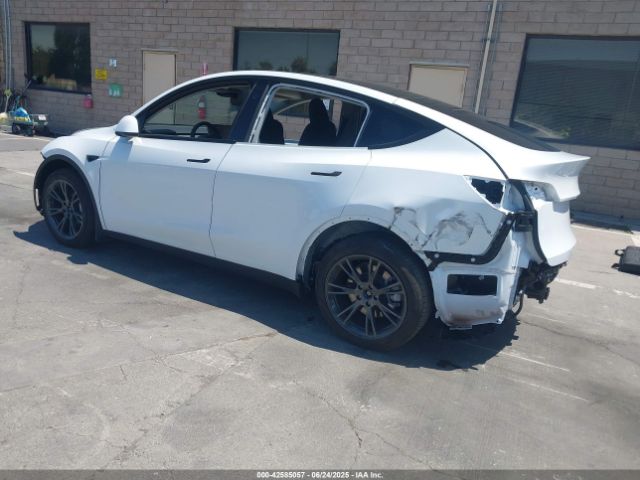2024 TESLA MODEL Y 7SAYGAEE3RF157600 Photo 2