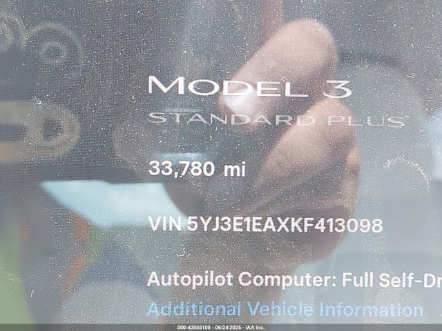 5YJ3E1EAXKF413098 Tesla MODEL 3