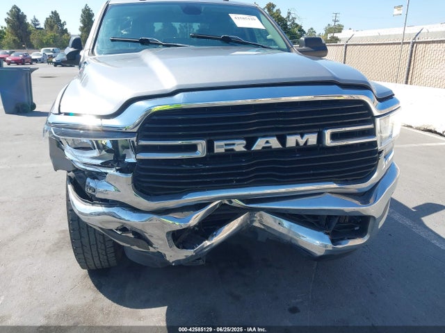 RAM 2019 2019 3C6UR4DJ4KG652210 Image 6
