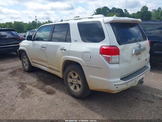 2013 TOYOTA 4RUNNER JTEZU5JRXD5060443 Photo 2