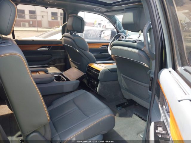 2022 JEEP GRAND WAGONEER 1C4SJVFJ8NS139713 Photo 7