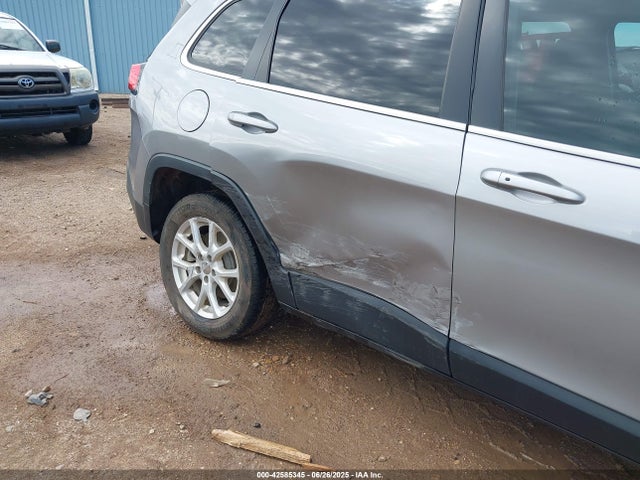1C4PJLCS8GW126351 Jeep Cherokee