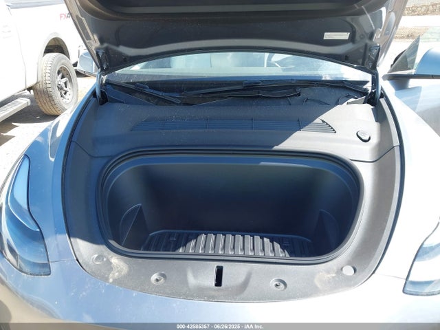 2025 TESLA MODEL Y 7SAYGDEE9SA351455 Photo 9