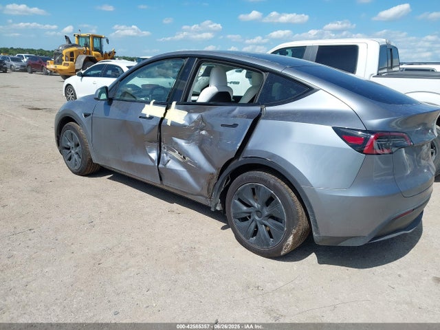 2025 TESLA MODEL Y 7SAYGDEE9SA351455 Photo 2