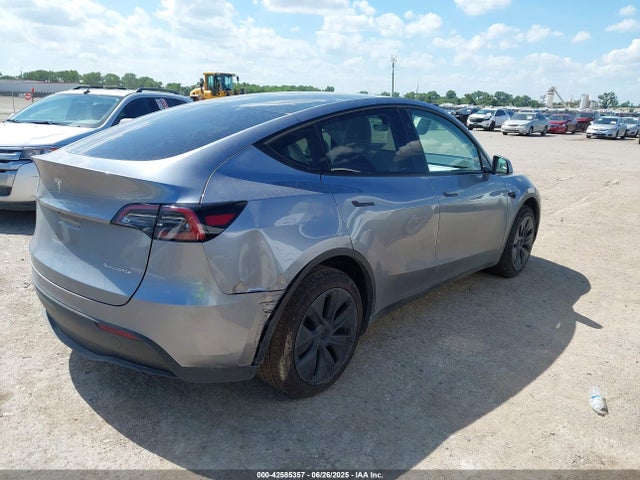 2025 TESLA MODEL Y 7SAYGDEE9SA351455 Photo 3
