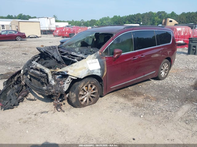 Chrysler Pacifica 2017 2C4RC1BGXHR642371 Image 2