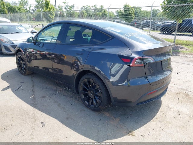 2024 TESLA MODEL Y 7SAYGAEE8RF085941 Photo 2