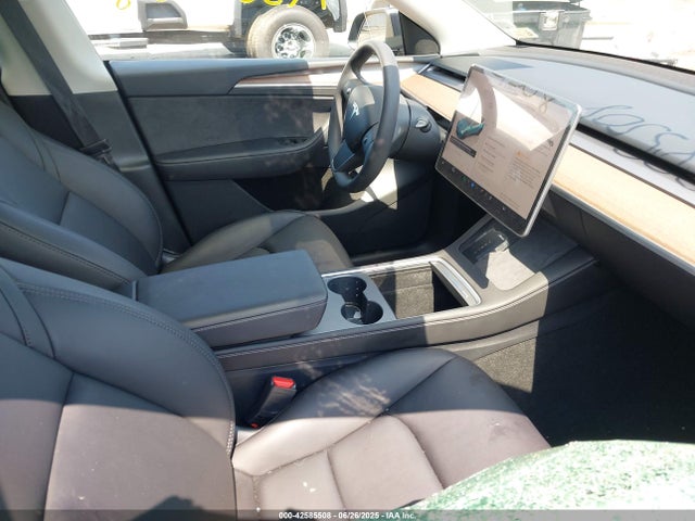 2024 TESLA MODEL Y 7SAYGAEE8RF085941 Photo 4