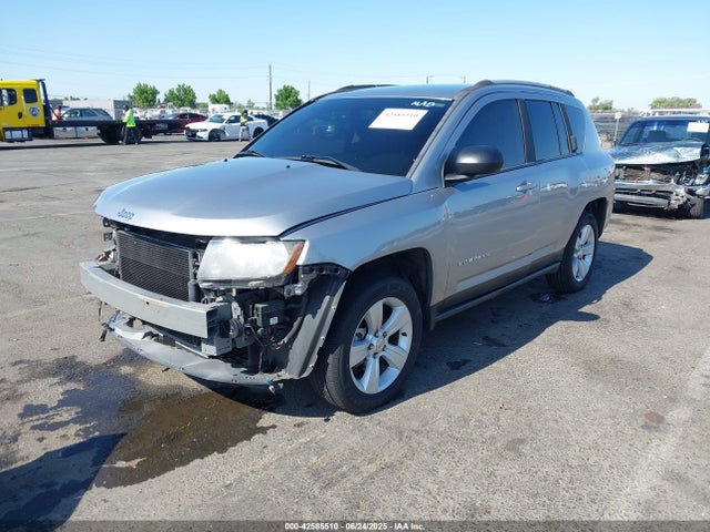 1C4NJCBA4GD675878 Jeep 2016