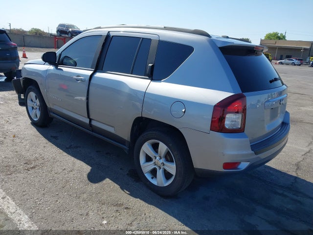 1C4NJCBA4GD675878 Jeep 2016