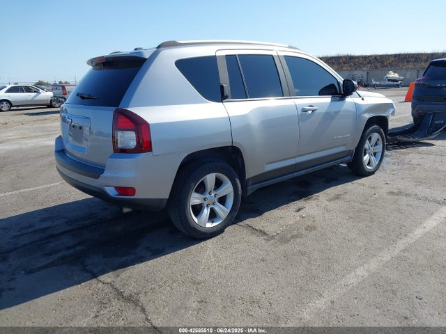 1C4NJCBA4GD675878 Jeep 2016