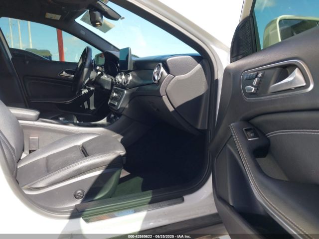 2019 MERCEDES-BENZ GLA 250 WDCTG4EB4KU001815 Photo 4
