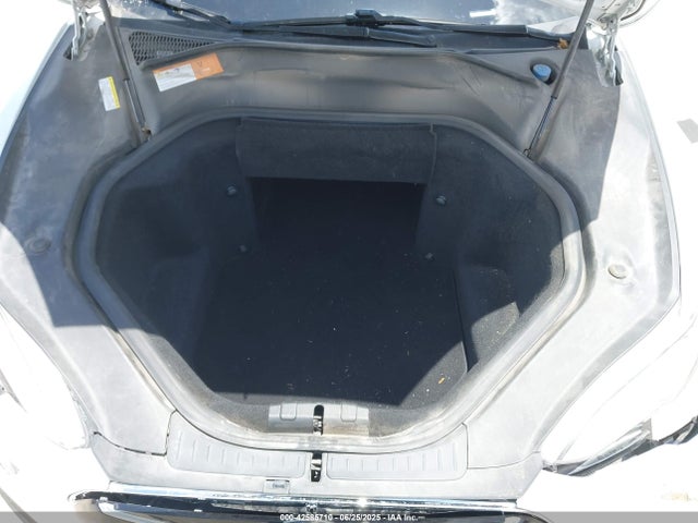 2014 TESLA MODEL S 5YJSA1S17EFP44916 Photo 9