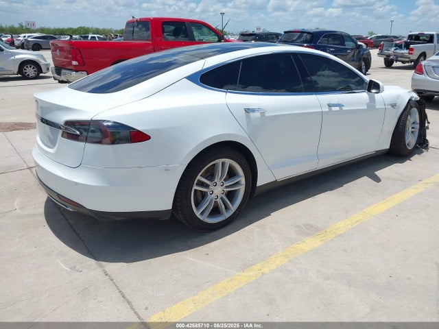 2014 TESLA MODEL S 5YJSA1S17EFP44916 Photo 3