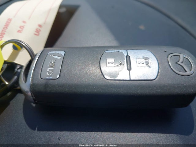 3MZBM1L77FM225787 Mazda pe