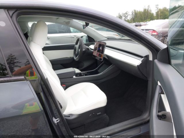 2021 TESLA MODEL Y 5YJYGDEE7MF098042 Photo 4