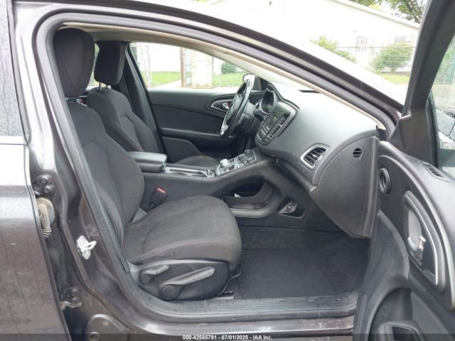2015 CHRYSLER 200 1C3CCCAB6FN557341 Photo 4