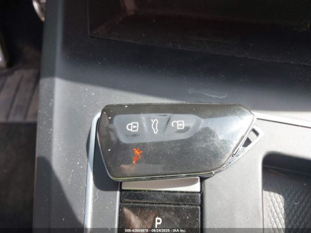 2022 VOLKSWAGEN GOLF R WVWEB7CDXNW130640 Photo 10