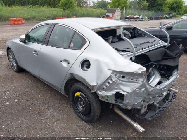 2021 MAZDA MAZDA3 3MZBPBBL8MM251968 Photo 2