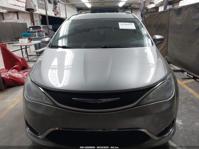 2C4RC1BG4HR734060 Chrysler 2017