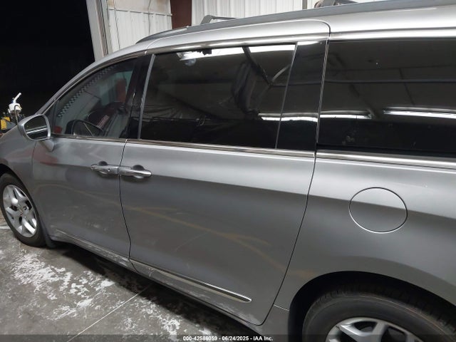 Chrysler 2017 2017 2C4RC1BG4HR734060 Image 14