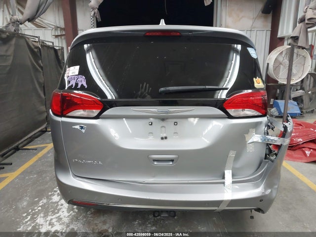 Chrysler 2017 2017 2C4RC1BG4HR734060 Image 16