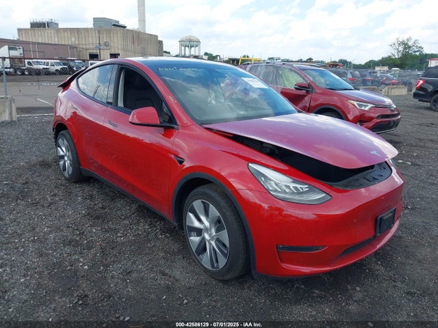 2023 TESLA MODEL Y 7SAYGDEE8PA122692 Photo 0