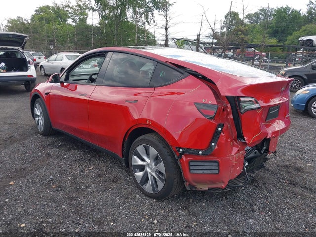 2023 TESLA MODEL Y 7SAYGDEE8PA122692 Photo 2